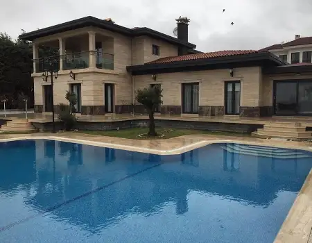 Forest Mansion-Style Villa with Pool and Garden in Silivri
