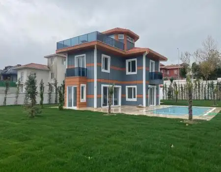 Modern Villa with Enclosed Gazebo 