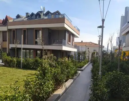 Luxurious Villas in Umraniye with Private Gardens - Resan Kirgul Konaklari 