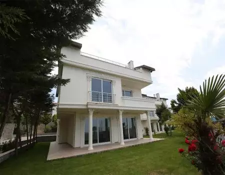  Villas With Sea View for Sale in Istanbul -  Viktorya Villas 