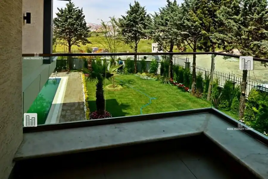 Private Swimming Pool & Garden Family Villa in Beylikduzu 4