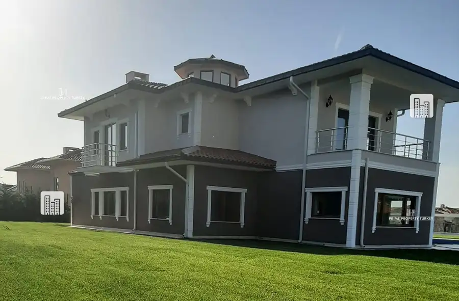 Brand New Duplex Villa in Massive Land with Pool in Buyukcekmece 2