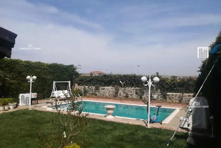 Bargain Duplex Villa with Swimming Pool in Silivri 3