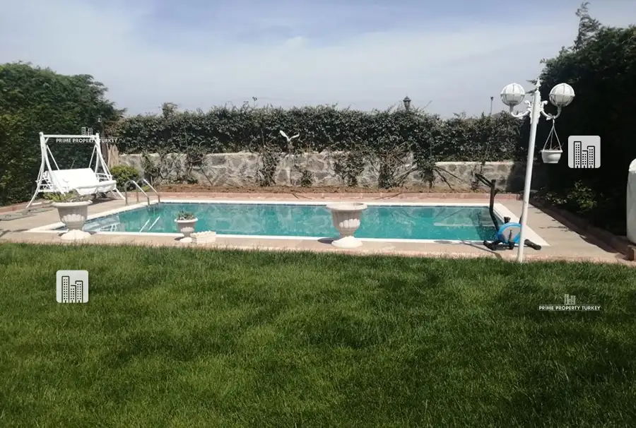Bargain Duplex Villa with Swimming Pool in Silivri 5