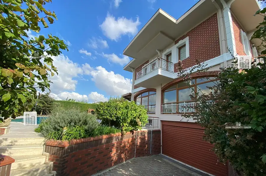 Private Triplex Villa Suitable for Citizenship in Buyukcekmece 3