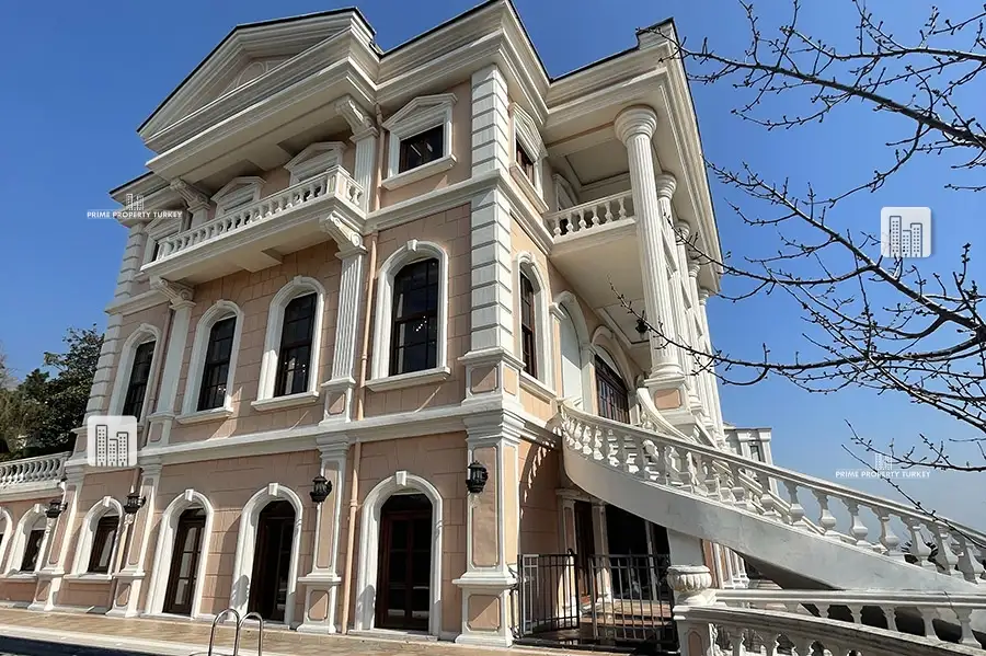 Mansion with decorations covered in 24-Carat Gold in Emirgan 4