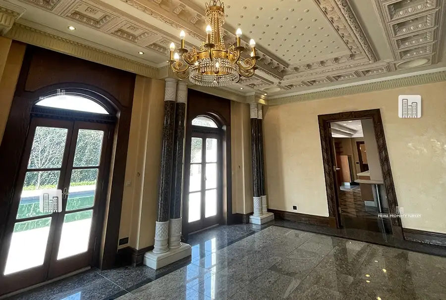 Mansion with decorations covered in 24-Carat Gold in Emirgan 31