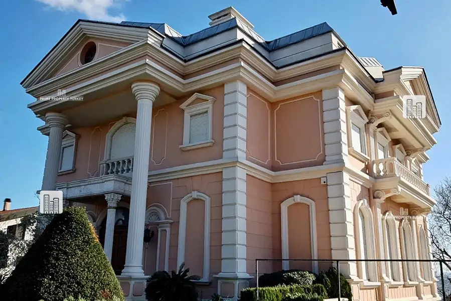 Mansion with decorations covered in 24-Carat Gold in Emirgan 3