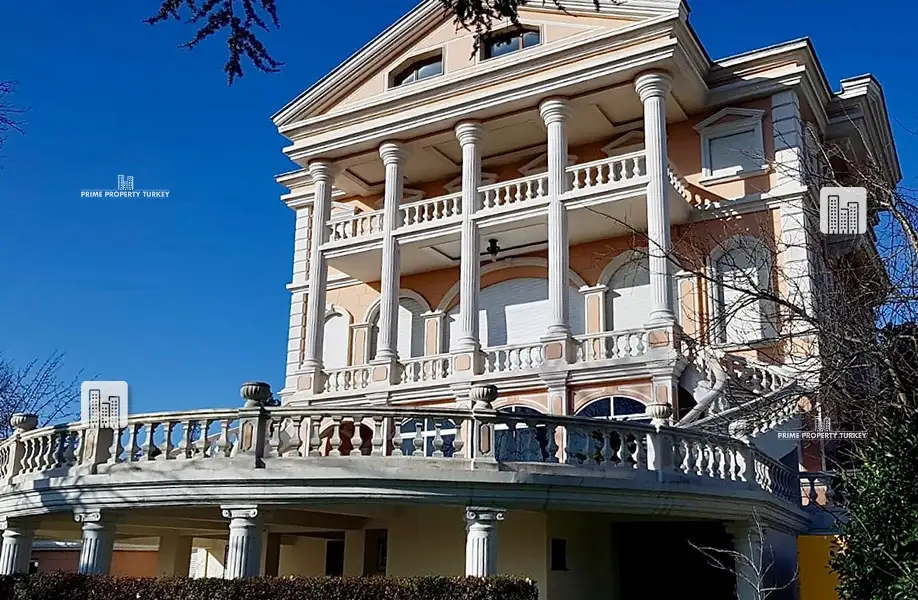 Mansion with decorations covered in 24-Carat Gold in Emirgan 2
