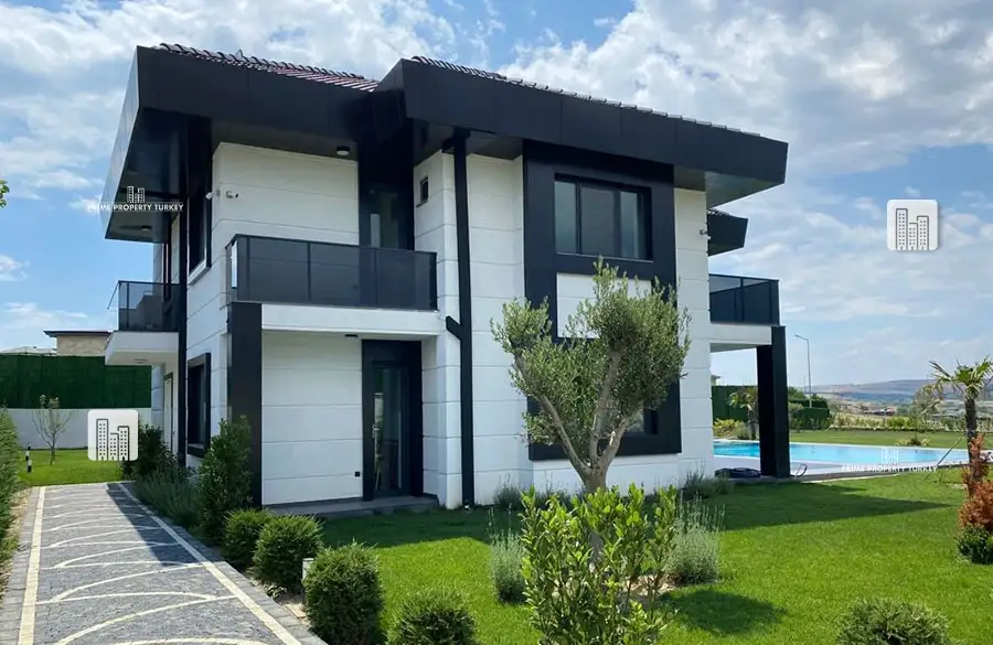 Fully Furnished Family Villa in Buyukcekmece 2