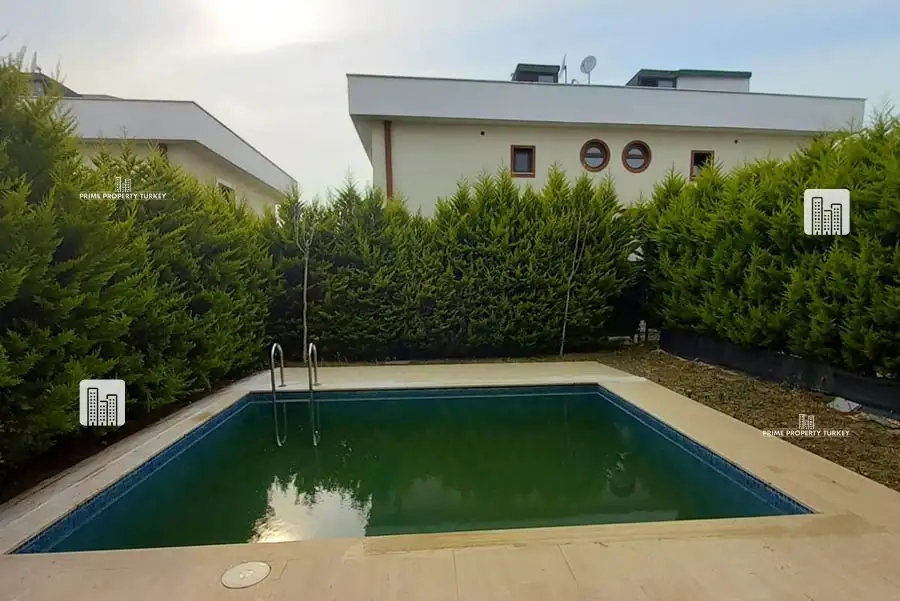 Triplex Villa with Private Swimming Pool in Buyukcekmece 3