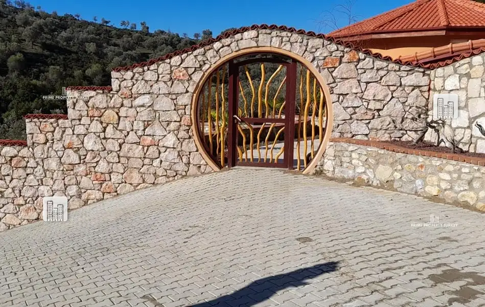 Beautiful handcrafted Villa for sale  in Izmir 1