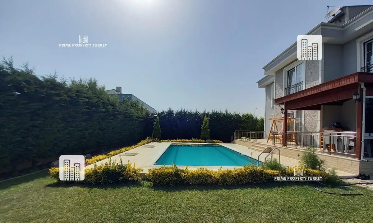 Spectacular Landscaped Villa for Sale in Buyukcekmece  1