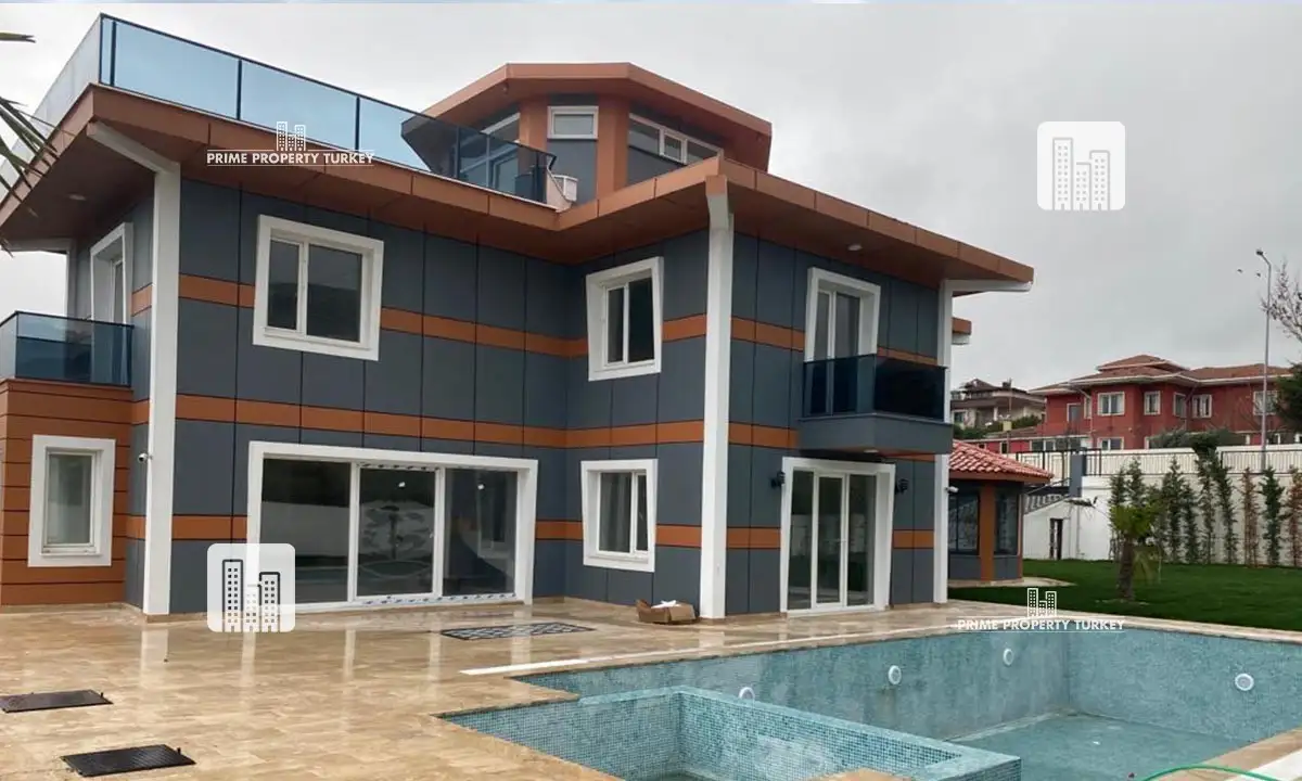 Modern Villa with Enclosed Gazebo  2