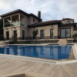 Forest Mansion-Style Villa with Pool and Garden in Silivri 1