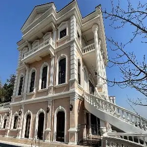 Mansion with decorations covered in 24-Carat Gold in Emirgan 4
