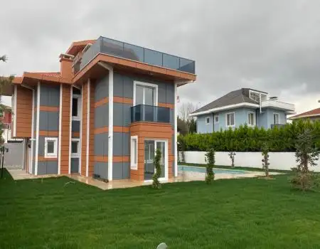 Modern Villa with Enclosed Gazebo  5